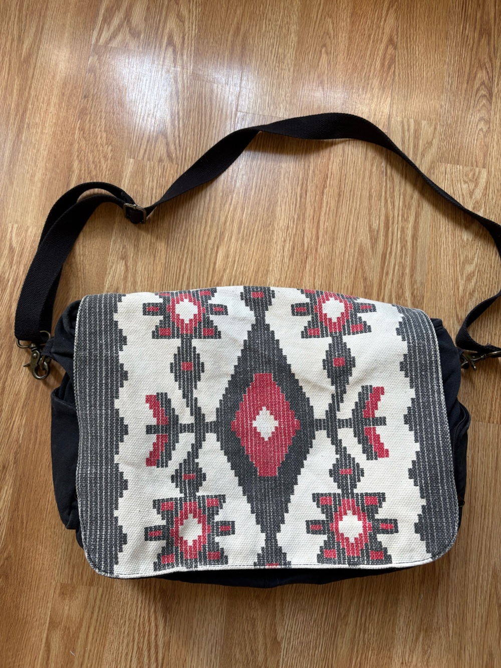 Y2K billabong southwestern aztec messenger bag utility